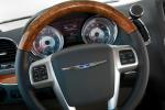 Chrysler Town & Country 2011 года
